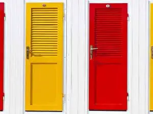 Mobile Home Doors: 19 FAQs (+Replacement Solutions)